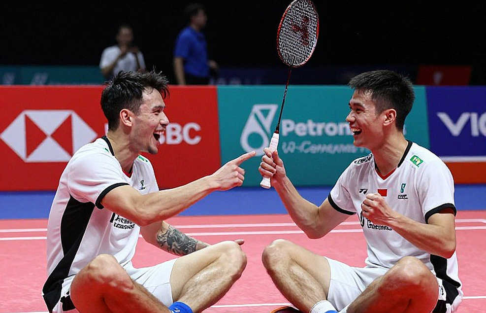 Alwi Farhan tập cùng Kento Momota trước Asian Games 2026: Một buổi tập, hai thế hệ và khoảng trống dữ liệu