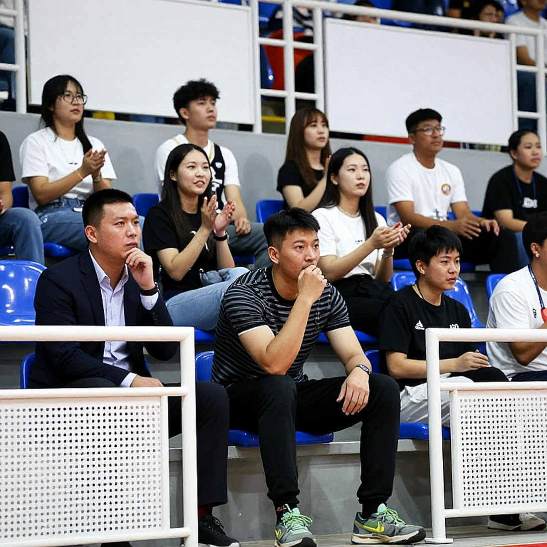 Binh chủng Thông tin thắng 3-0 nhưng chỉ hơn 10 điểm: VTV Bình Điền Long An mất ván ba từ thế dẫn 15-13
