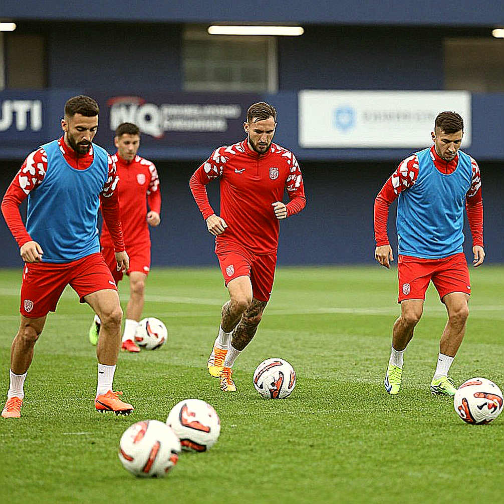 V.League và bài toán chuyển nhượng: mua tiền đạo, quên cấu trúc