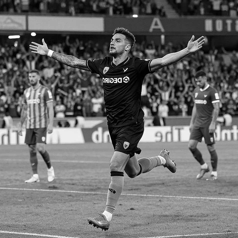 Nhận định CAHN vs Kashima Antlers: Kế hoạch thực dụng và bài toán mang tên Quang Hải Nhận định CAHN vs Kashima Antlers: Kế hoạch thực dụng và bài toán mang tên Quang Hải