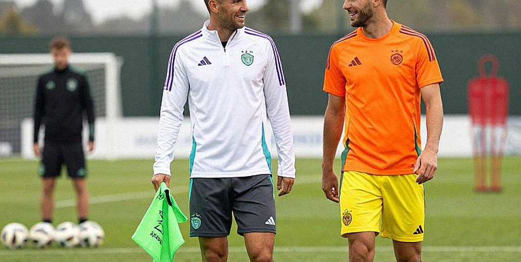 Ten Hag và Ronaldo: Khi huyền thoại không chạy, hệ thống sụp đổ từ đâu?