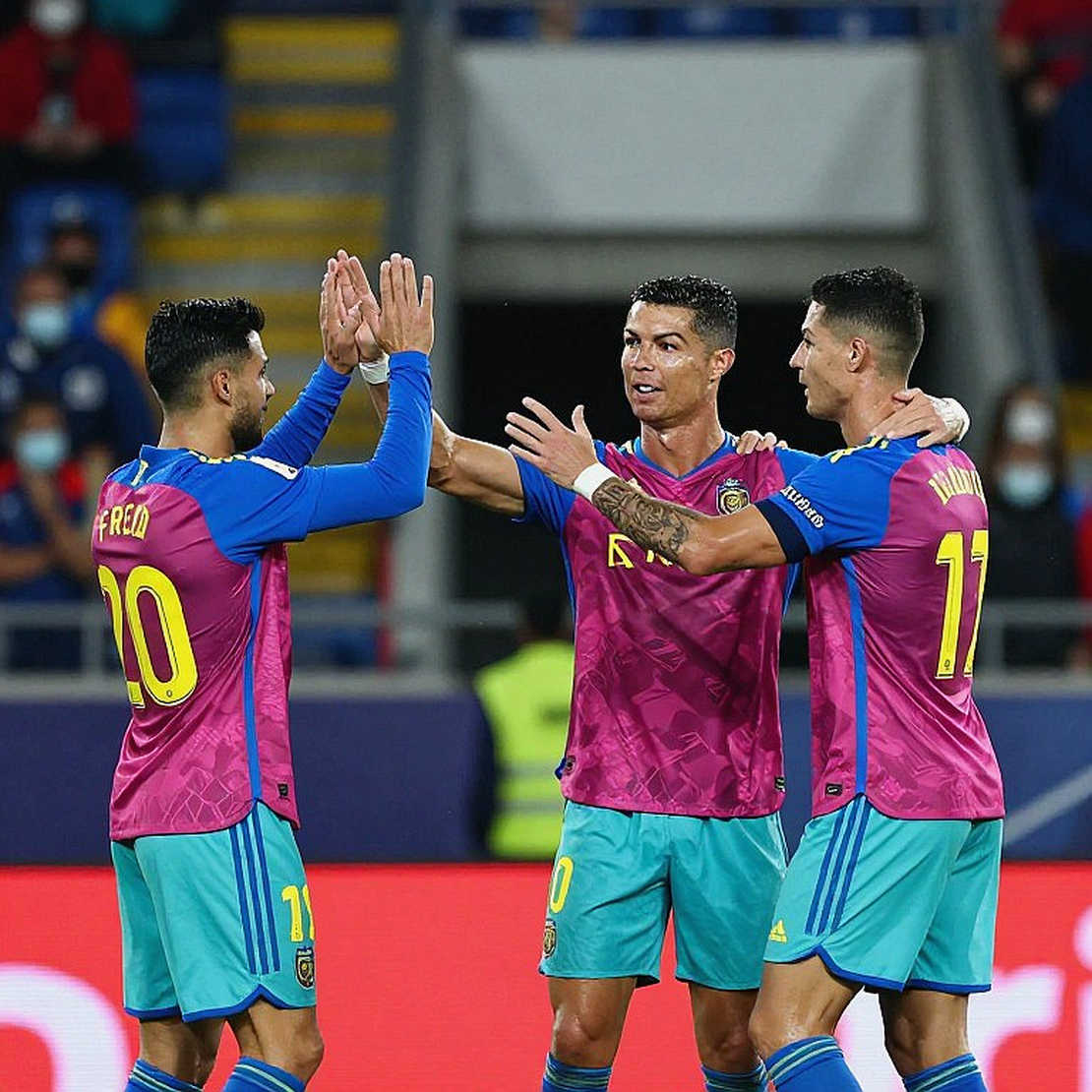 Chris Smalling cập bến Porto: Miếng vá khẩn cấp và vết nứt không thể lấp bằng một bản hợp đồng miễn phí Chris Smalling cập bến Porto: Miếng vá khẩn cấp và vết nứt không thể lấp bằng một bản hợp đồng miễn phí