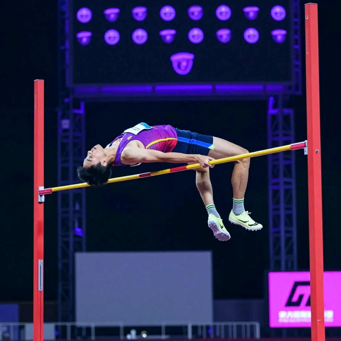 Mai Trung và Đan Quyết: 10 mét ở phút thứ 10, và bài toán pacing của một cự ly 42km quá vắng Mai Trung và Đan Quyết: 10 mét ở phút thứ 10, và bài toán pacing của một cự ly 42km quá vắng
