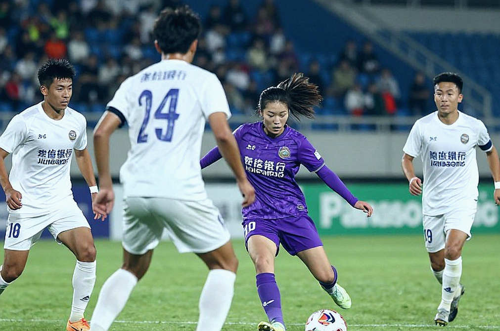 Bóng đá Việt Nam và khoảng trống dữ liệu: V.League 1 thiếu gì để bước ra châu lục? Bóng đá Việt Nam và khoảng trống dữ liệu: V.League 1 thiếu gì để bước ra châu lục?