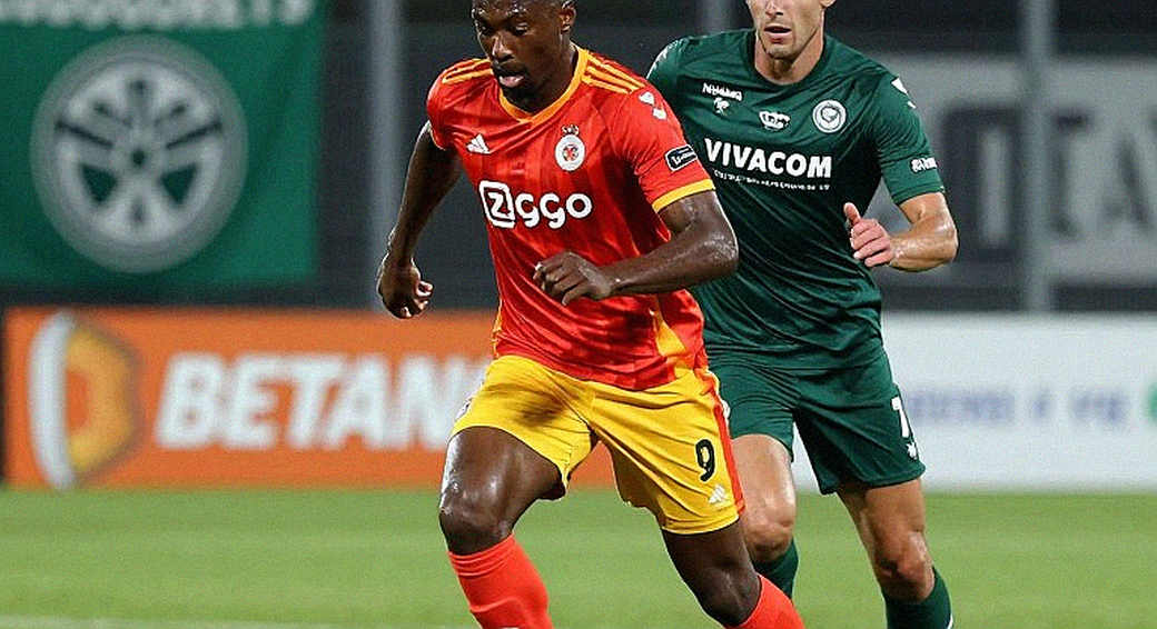 V-League: Giáo trình tắc bóng và bài toán chưa có lời giải V-League: Giáo trình tắc bóng và bài toán chưa có lời giải