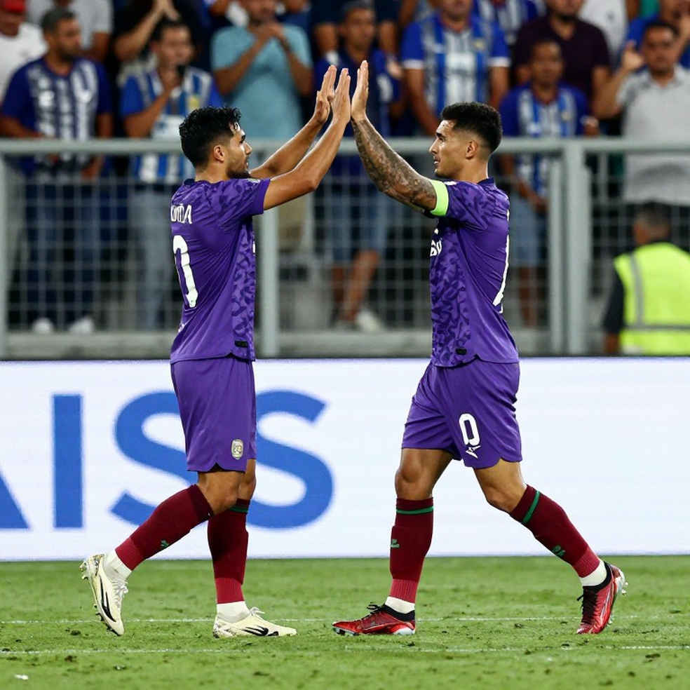 Seven Saves Between Four Goals: The Bernabéu Story That Isn't Written in the Scoreline Seven Saves Between Four Goals: The Bernabéu Story That Isn't Written in the Scoreline