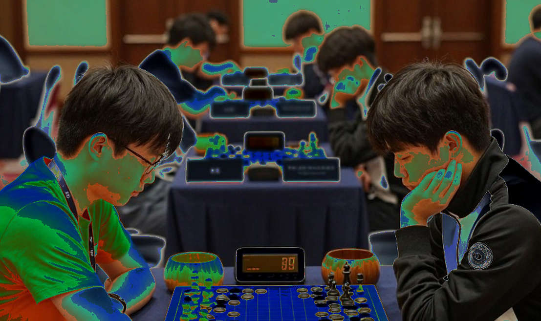 Một bài học cờ vua 60 phút, một cái nhãn FIDE sai, và bóng ma Kasparov 2026