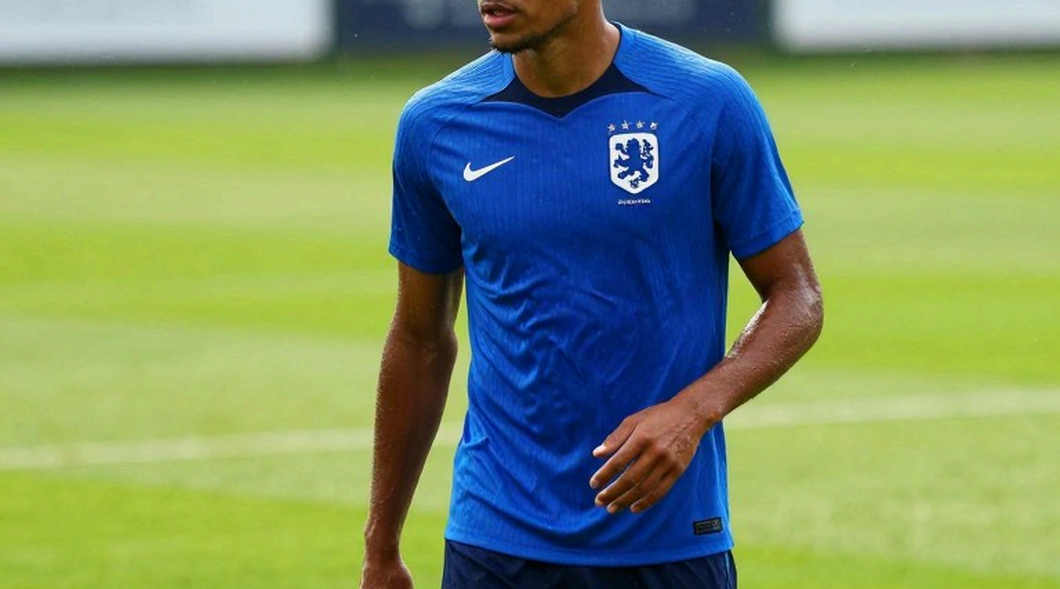 Nhịp derby Cairo: Khi Ammouta chọn sự tĩnh lặng giữa hai nền bóng đá