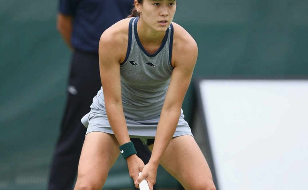 Bảy tấm ảnh và một động từ: Charlyn Corral, Trofeo Gerd Müller và khoảng trống dải đỏ không lấp được