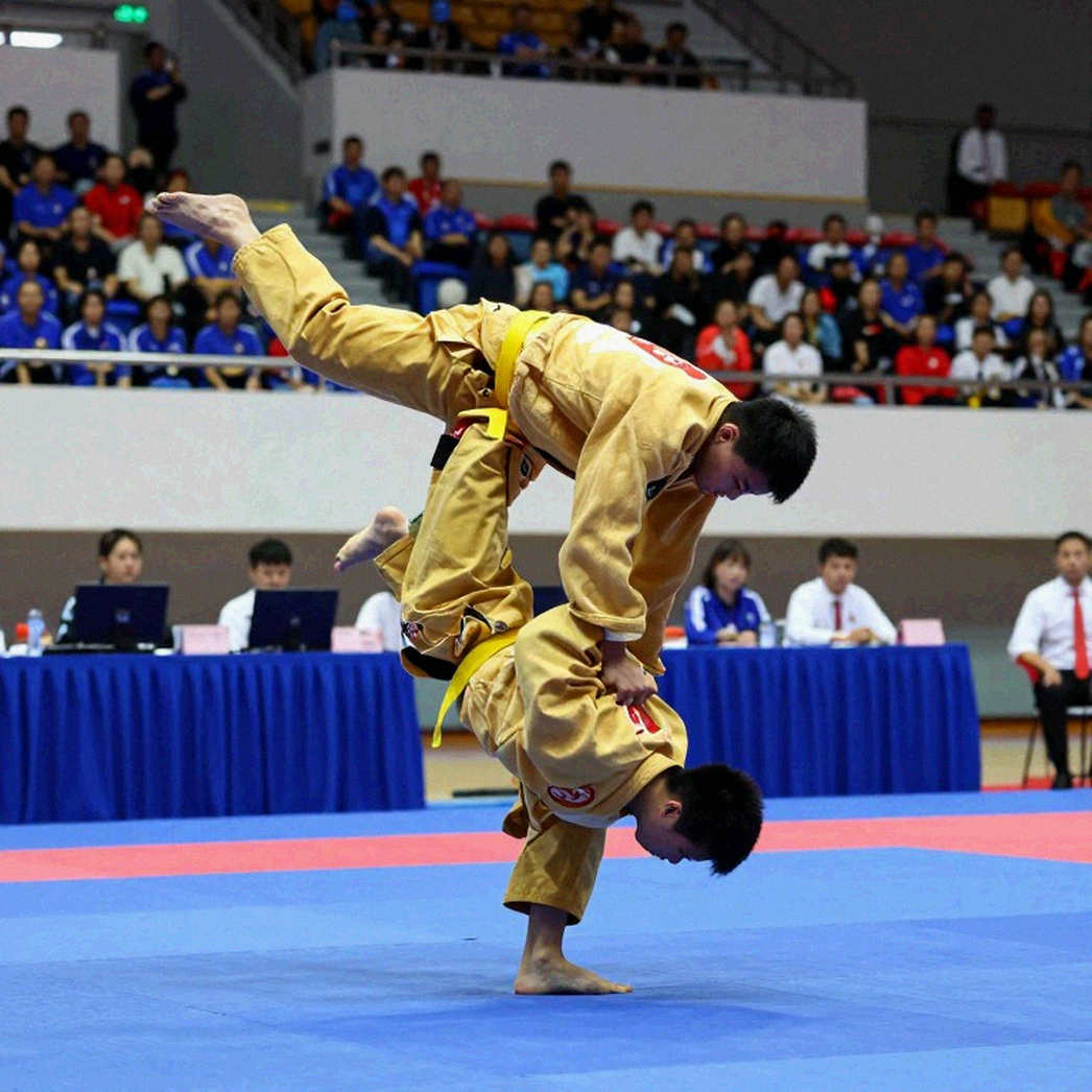 Cú đá phải ở hiệp hai: Buakaw Banchamek 44 tuổi và nghệ thuật đếm từng hơi thở Cú đá phải ở hiệp hai: Buakaw Banchamek 44 tuổi và nghệ thuật đếm từng hơi thở