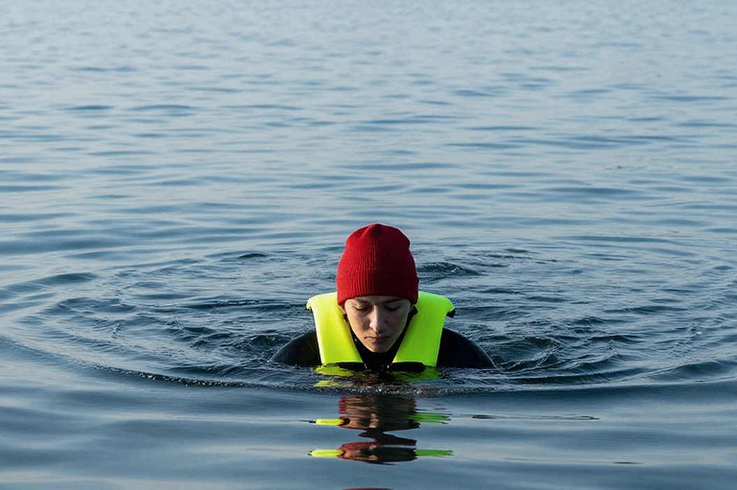 Vietnamese Swimmers and the Power Map Beneath the Surface: The Lanes That Haven't Touched the Wall Vietnamese Swimmers and the Power Map Beneath the Surface: The Lanes That Haven't Touched the Wall