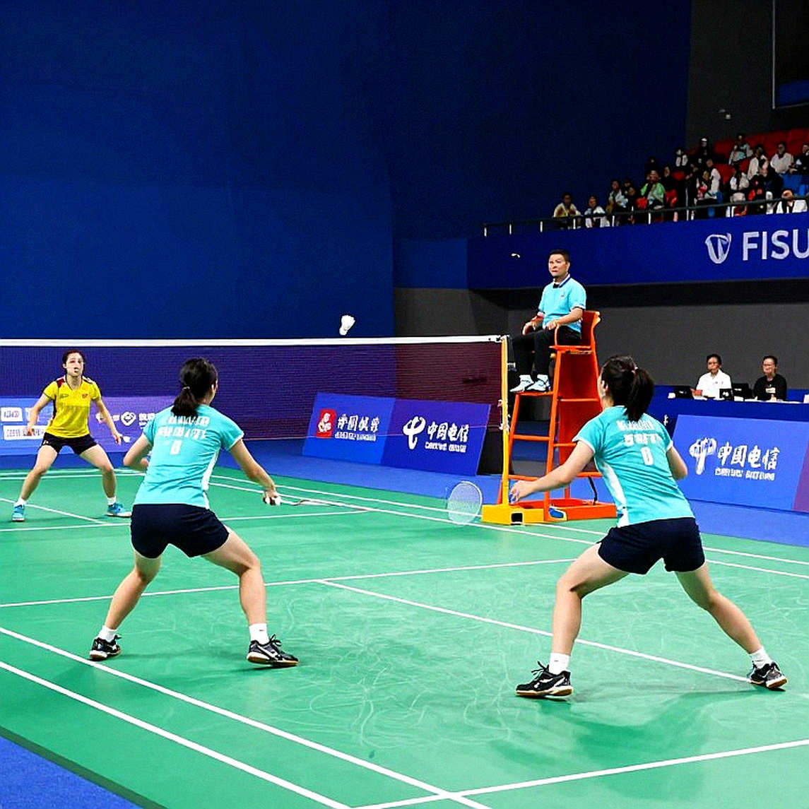 Alwi Farhan và buổi tập với Kento Momota: điều gì thực sự được chuyển giao trước Asian Games 2026