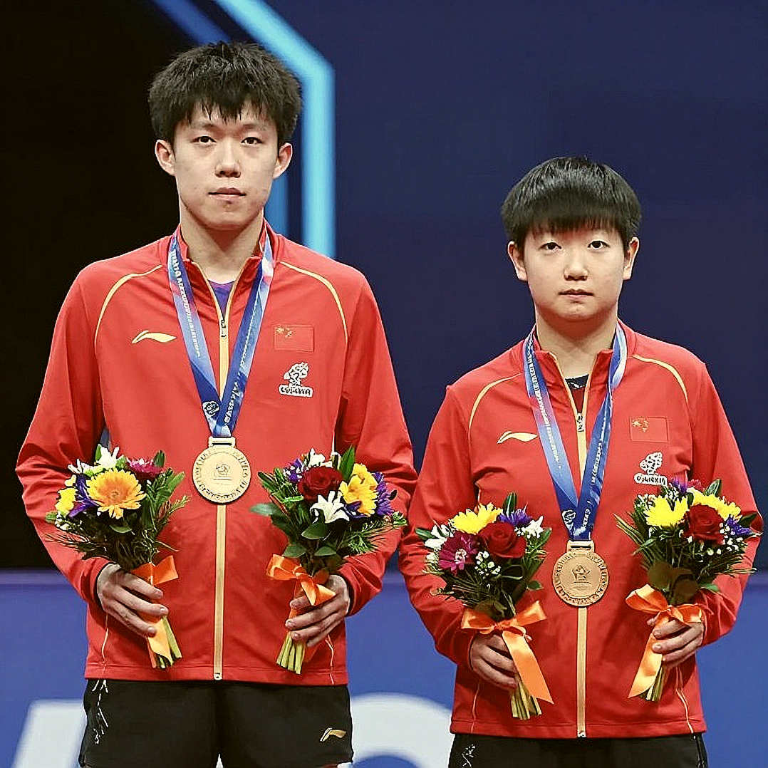Khi Đường Chạy Cắt Ngang Sân Cỏ: Giải Mã Kỳ Chuyển Nhượng Bằng Tư Duy Olympic